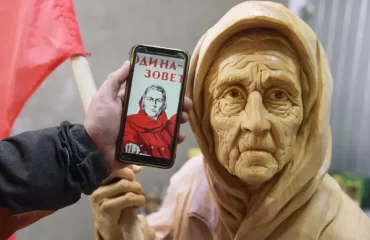 Изображение украинской бабушки с флагом решили разместить на ракете Роскосмоса