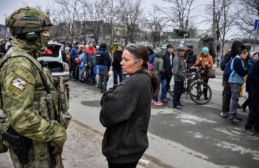 Украинцы о мариупольцах: «Русскоязычный мусор получает еду от русских» 