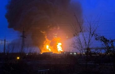 Журналисты и очевидцы с места событий – пожар на нефтебазе в Белгороде