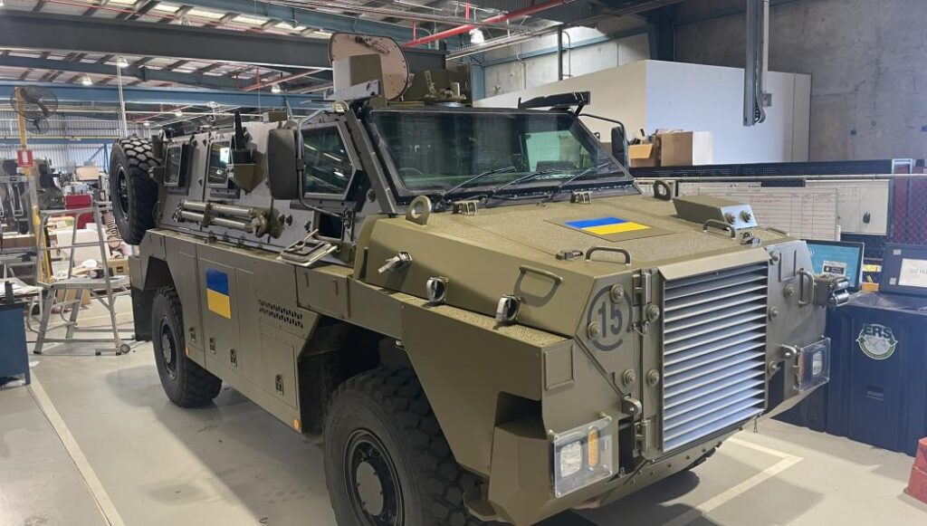 Австралия отправит Украине 20 бронемашин Bushmaster