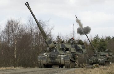 Великобритания передаст Украине 45 тыс. артиллерийских снарядов и 20 самоходных артиллерийских установок САУ AS-90