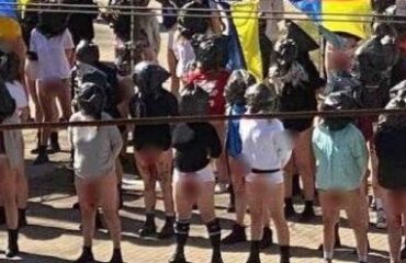 В Латвии прошел протест “без трусов” против военной операции России на Украине