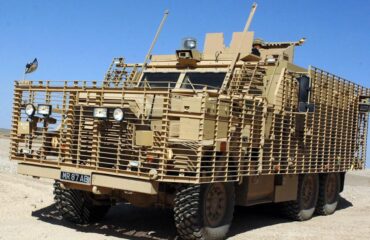 Великобритания планирует отправить на Украину Mastiff и Jackal 2