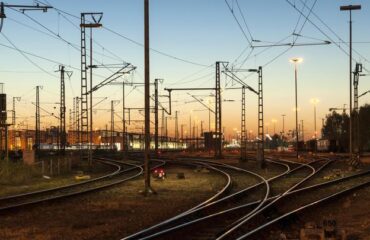 Удары по железнодорожным узлам Украины: Россия приступила к уничтожению путей поставок вооружения киевскому режиму