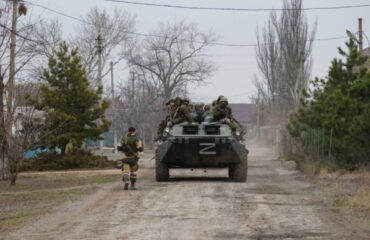 В пригороде Северодонецка идут ожесточенные стрелковые бои