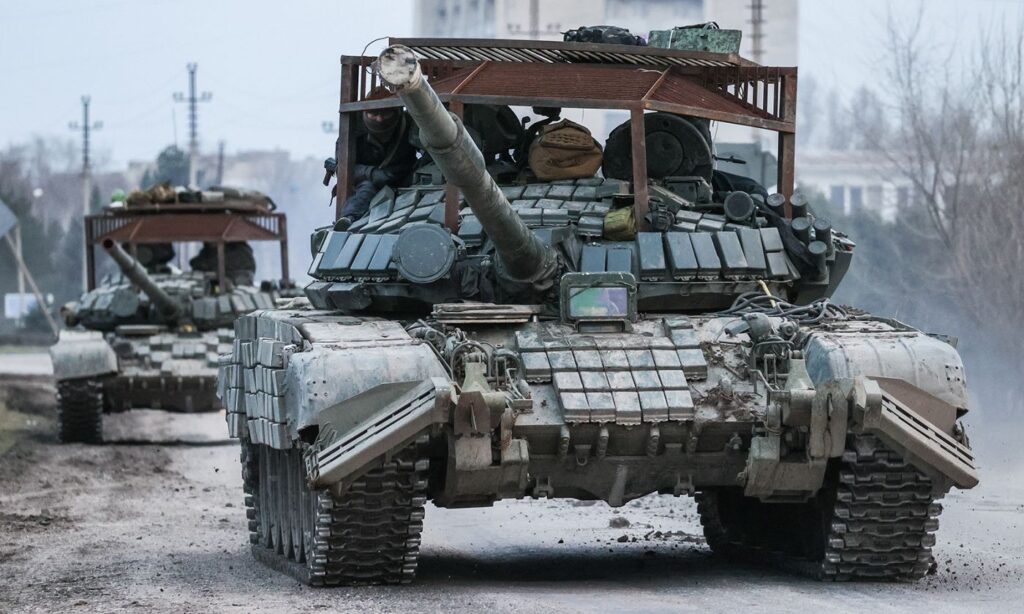 Видео: украинские военные разрушают мосты, чтобы задержать продвижение ВС РФ