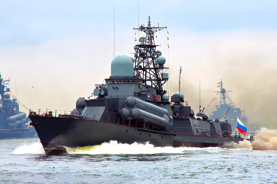 Минобороны РФ: Боевые корабли Тихоокеанского флота провели ракетные и артиллерийские стрельбы вблизи Камчатки
