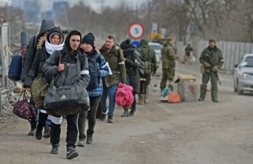 Жители Мариуполя продолжают рассказывать о бесчинствах боевиков ВСУ в отношении мирных граждан 