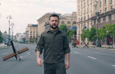 Зеленский обратился к народу в День Победы 9 мая и пообещал, что “у Украины будет два дня Победы, а у кого-то ни одного” (видео)