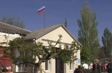 В Чернобаевке Херсонской области подняли российский флаг