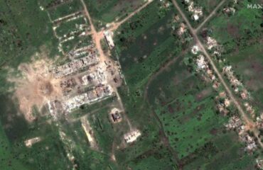 Воронка на 40 метров и «лунный пейзаж»: результаты упорных боев под Изюмом (фото)