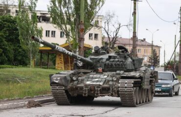 Басурин: “Самые ожесточенные бои сейчас идут за Славянск”