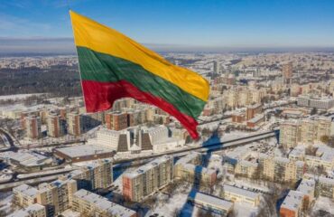 Парламент Литвы закрыл въезд в страну для россиян и продлил режим ЧС до 16 декабря