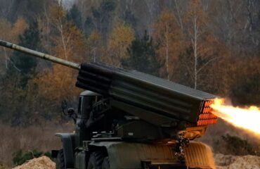 Украинские боевики выпустили 10 снарядов «Града» по Киевскому району Донецка