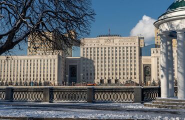 МО РФ: российские войска заняли более выгодные рубежи в районе Угледара