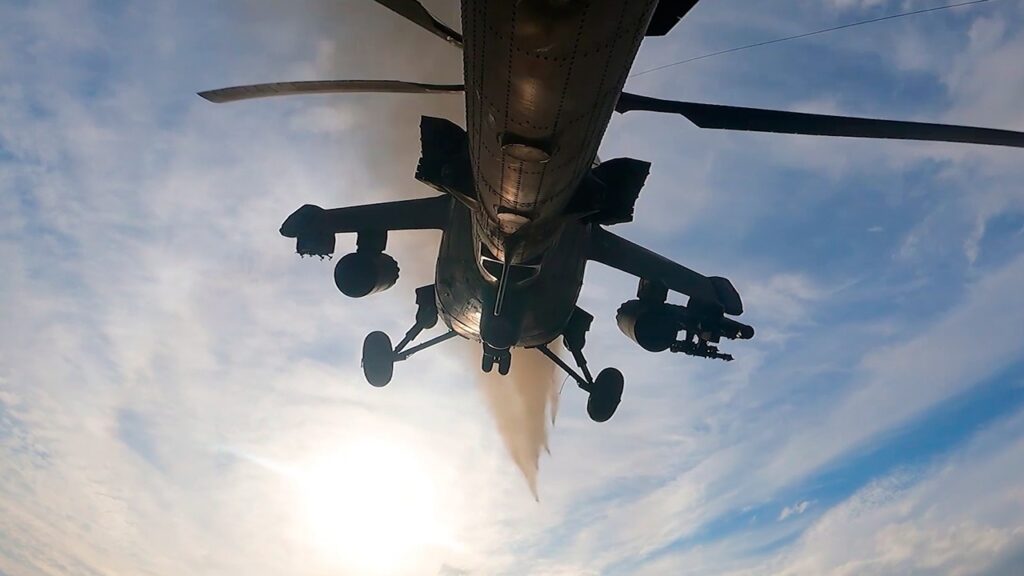 Ударная группа вертолетов Ми-35 и Ми-8 разгромила опорные пункты ВСУ