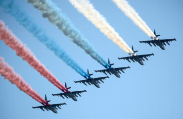 Появились кадры воздушной части парада, снятые из кабины пилотов